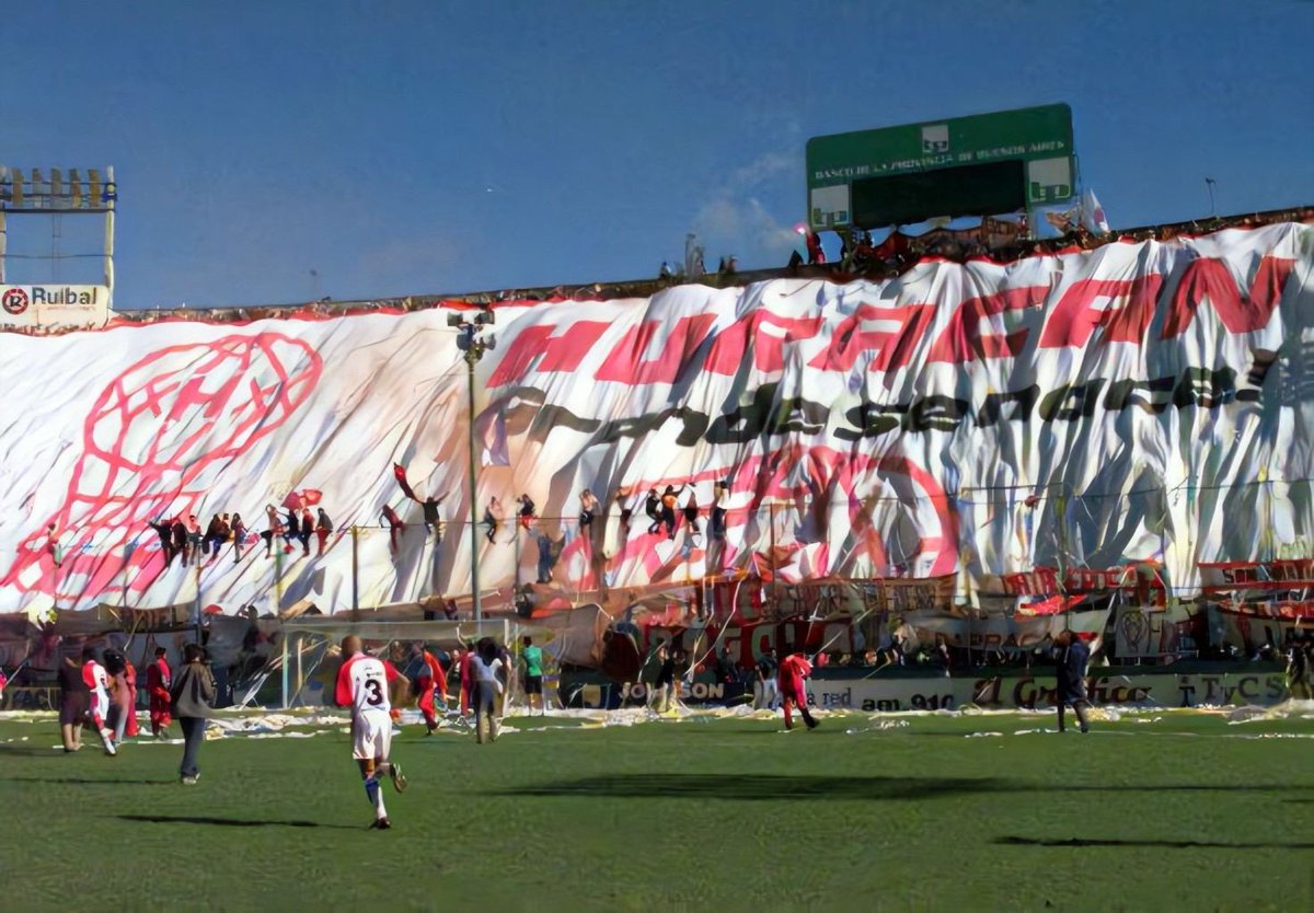 ManicomioQuema's tweet photo. No queríamos dejar de mencionar q un día como hoy hace 20 años, se estrenaba en el palacio Ducó, la bandera más grande del mundo!
🏟️🏆🎈
Simboliza q cuando todos los hinchas d #Huracán tiramos para el mismo lado no existen cosas imposibles!
#Alentemos
#TodosJuntos
📸@HuracanRetro https://t.co/Fx5KwFCTVX