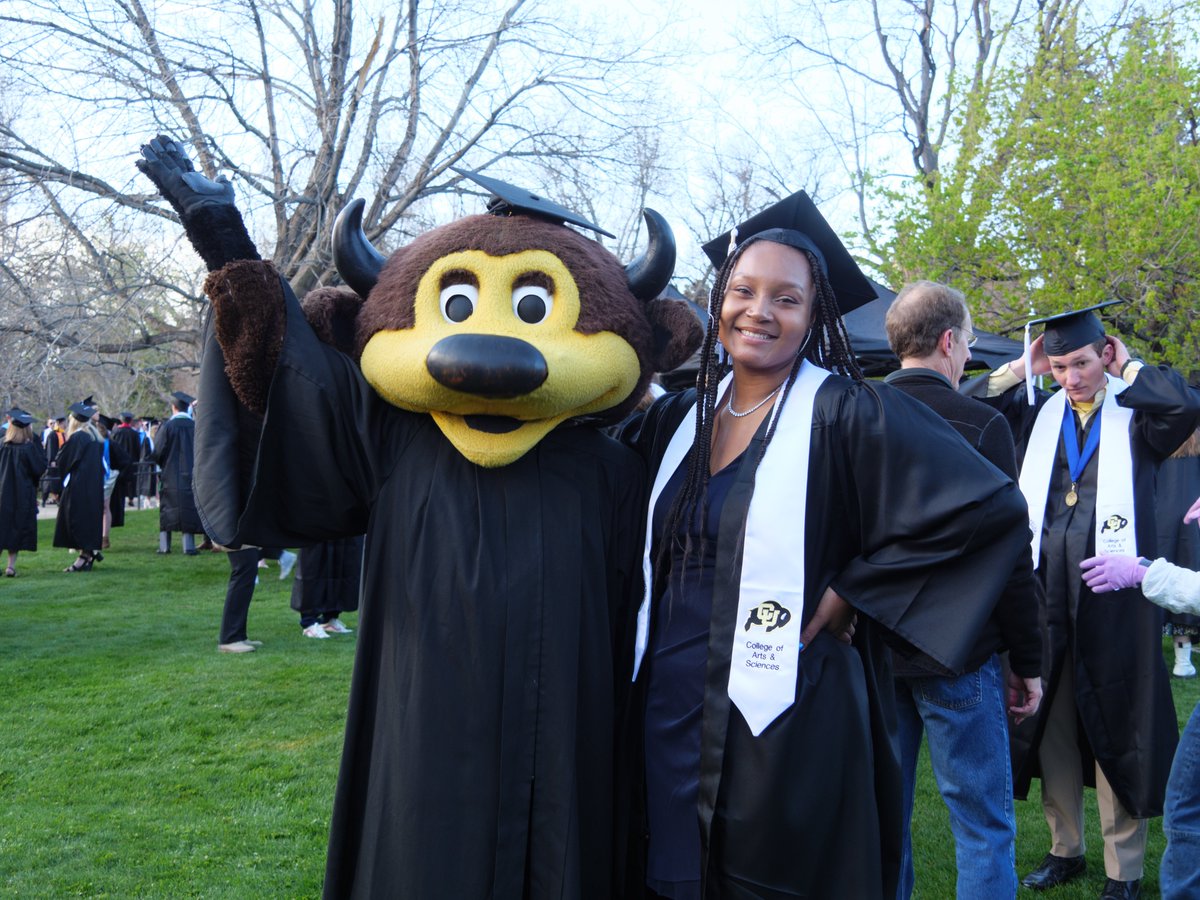 CUBoulder's tweet photo. Today's commencement ceremony welcomed an estimated 6,873 bachelor’s, 1,514 master’s, 189 law, 160 MBAs and 392 doctoral degree holders into the #ForeverBuffs family! 💛🎓🖤

📸: Photos provided by fabulous #CUBoulder photography team: @glennatcu, @campbepd29, &amp; Casey Cass. https://t.co/Hy3IF3BmiT