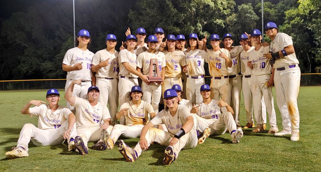 Knights Win 10-1! Two straight district championships for the Knights! On to Regionals Tuesday <a href="/rrhsknights/">River Ridge Knights</a> <a href="/RRHSPurplePosse/">Purple Posse</a> <a href="/RoyalZetch/">Dr. Zetzsche</a> <a href="/RRGirlsWts/">RRHS Athletic Director</a>