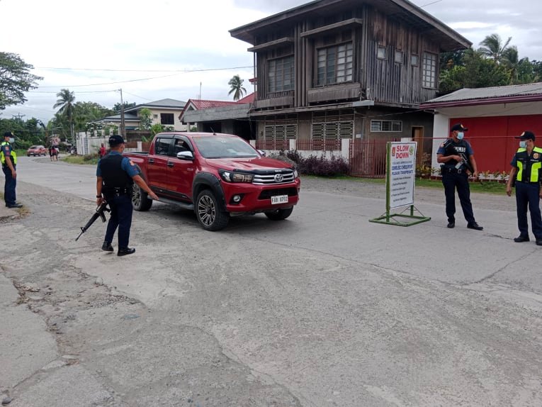pnp_bangamps's tweet photo. Preparation for NLE 2022
IN PHOTOS | Banga MPS conduct Comelec Checkpoint in relation to 2022 National and Local Elections.
#TeamPNP #WeServeAndProtect #PNPKakampiMo 
@pnp_aklan 
@pro6pnp 
@ordpro6 
@pnp_rpcrdpro6 
#pnpdpcr https://t.co/VKaQjNzw8C