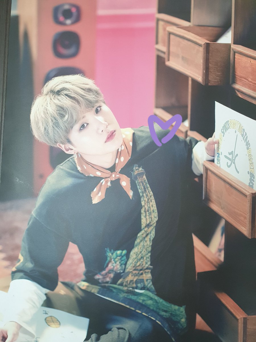 bjnkgg's tweet photo. 이사가게 돼서 양도합니다!🥲
뒤에 붙인자국이 있지만 그 외에는 아무 이상 없습니다!
각 운미포 0.3 입니다!
뽁뽁이로 잘 감싸서 꼼꼼하게 배송해드립니다!
관심있으시면 뎀주세요!
#머스터양도 #머오터양도 #포스터양도 #석진포스터양도 #윤기포스터양도 #방탄포스터양도 #방탄브로마이드 https://t.co/0MvkzqPK79