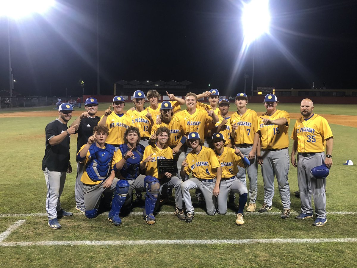 MPTigerPride's tweet photo. 2022 YVC Tournament Champions‼️

@tigerbaseballMP defeats @NSHSAthletic 2-1 https://t.co/sJJHVgVBCi