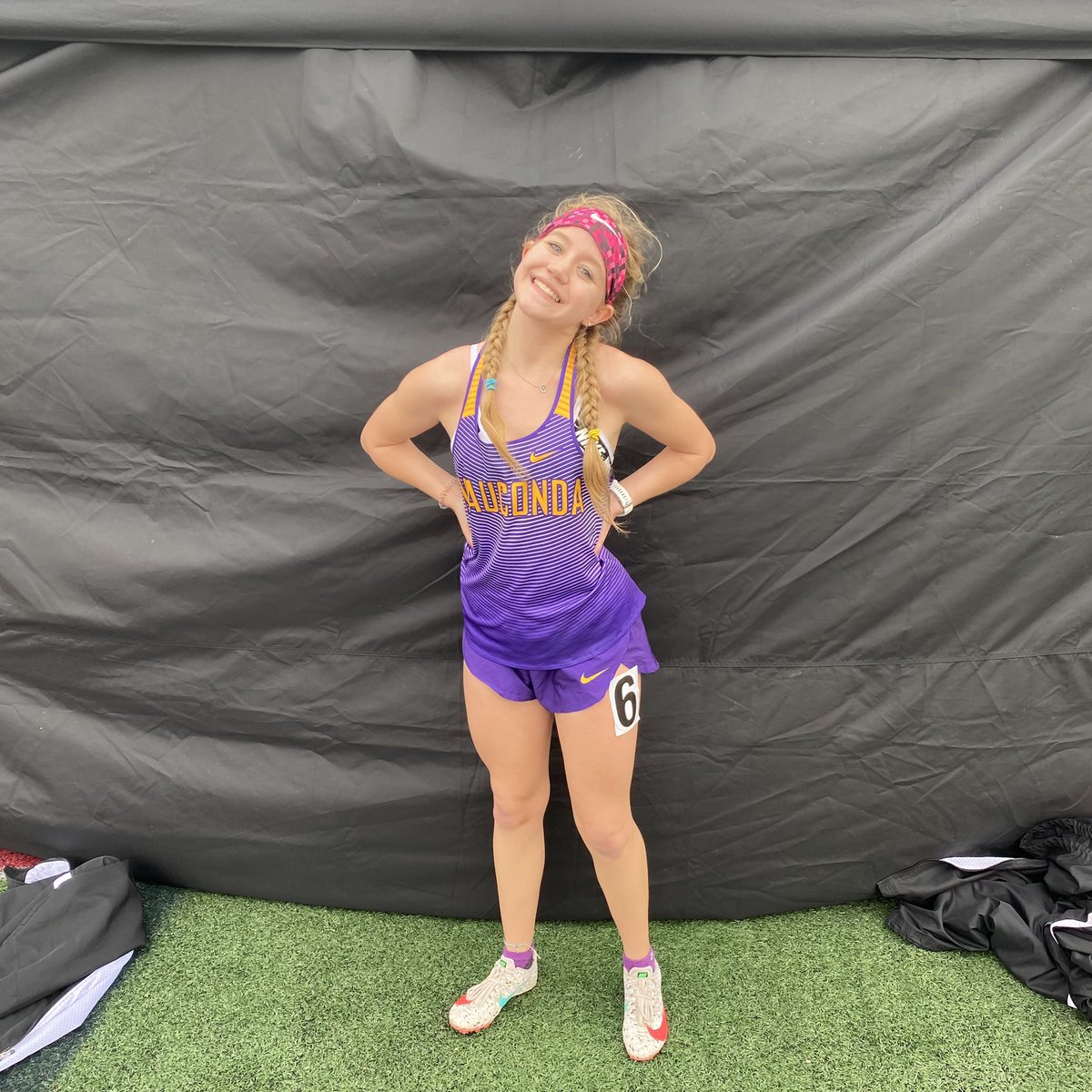 nice outdoor pr today at conference!! 💛💜