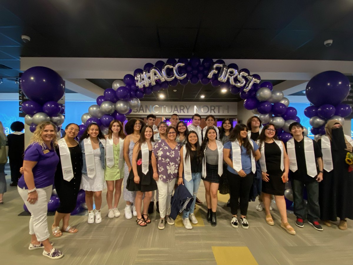 WBTravisECHS's tweet photo. Tonight we celebrated our Class of 2022 ECHS &amp; Electrical Tech students! 🎉🎉So incredibly proud of these student’s hard work 🙌 and determination! 🤩 Y’all did it! @TravisRebels  #accfirst #EarlyCollege https://t.co/ujSY90LoUL