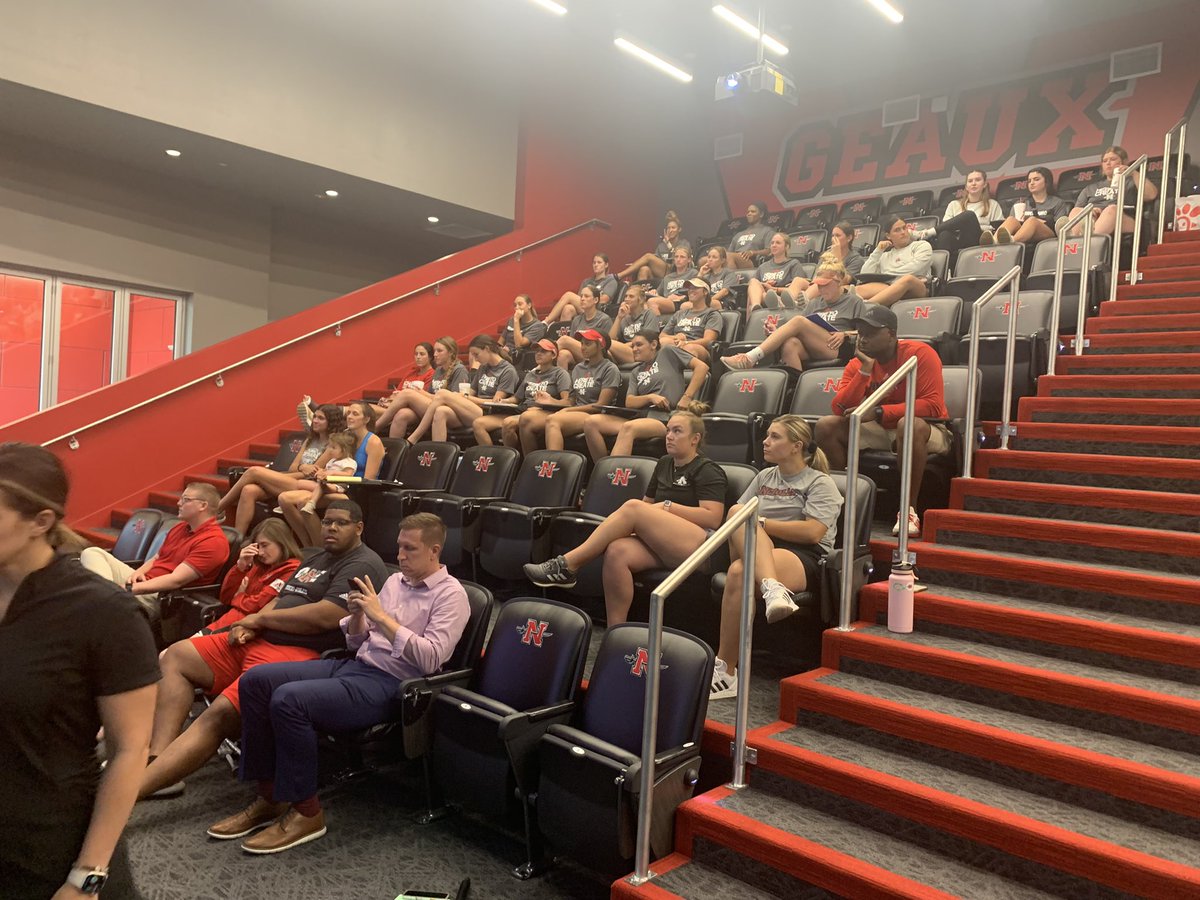 nicholls_sb's tweet photo. Mental Health Awareness month really hit home recently! We promise to do our part to keep the conversation going BEYOND this season.

HUGE THANKS to Rachael Longoria from Speak Easy Counseling. She was tremendous!!

#YouMatter | #NthisTogether https://t.co/jHmQln1S0s