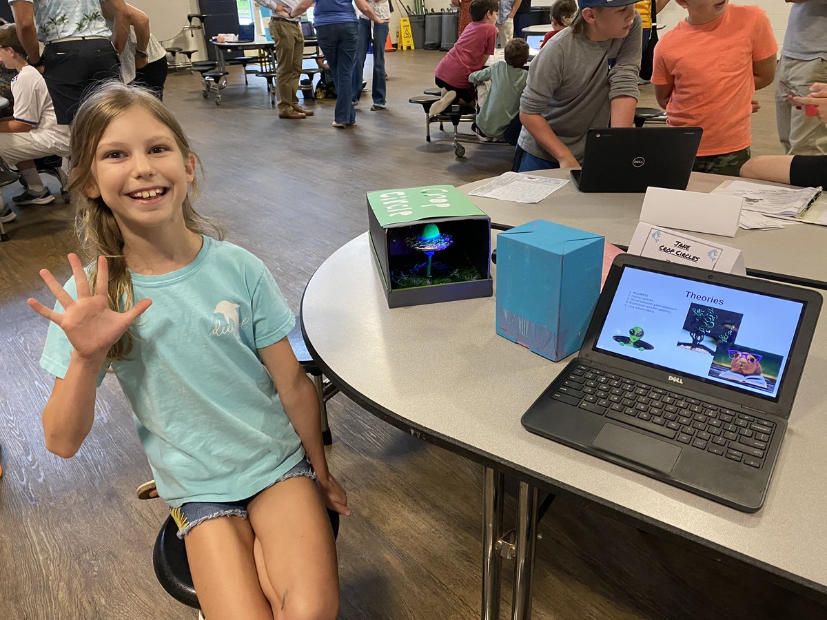 HumbleISD_DWE's tweet photo. Another great GT Expo! Tonight our 4th &amp; 5th graders shared their projects.  #creativeinnovators! 🐬❤️💻 https://t.co/u8Ec8qBeMx