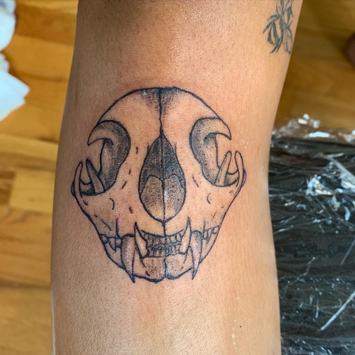 gabbbythomas's tweet photo. Wanted to share my most recent pieces and art 🥰🖤 #tattoo #art https://t.co/AhtdYHmnzR