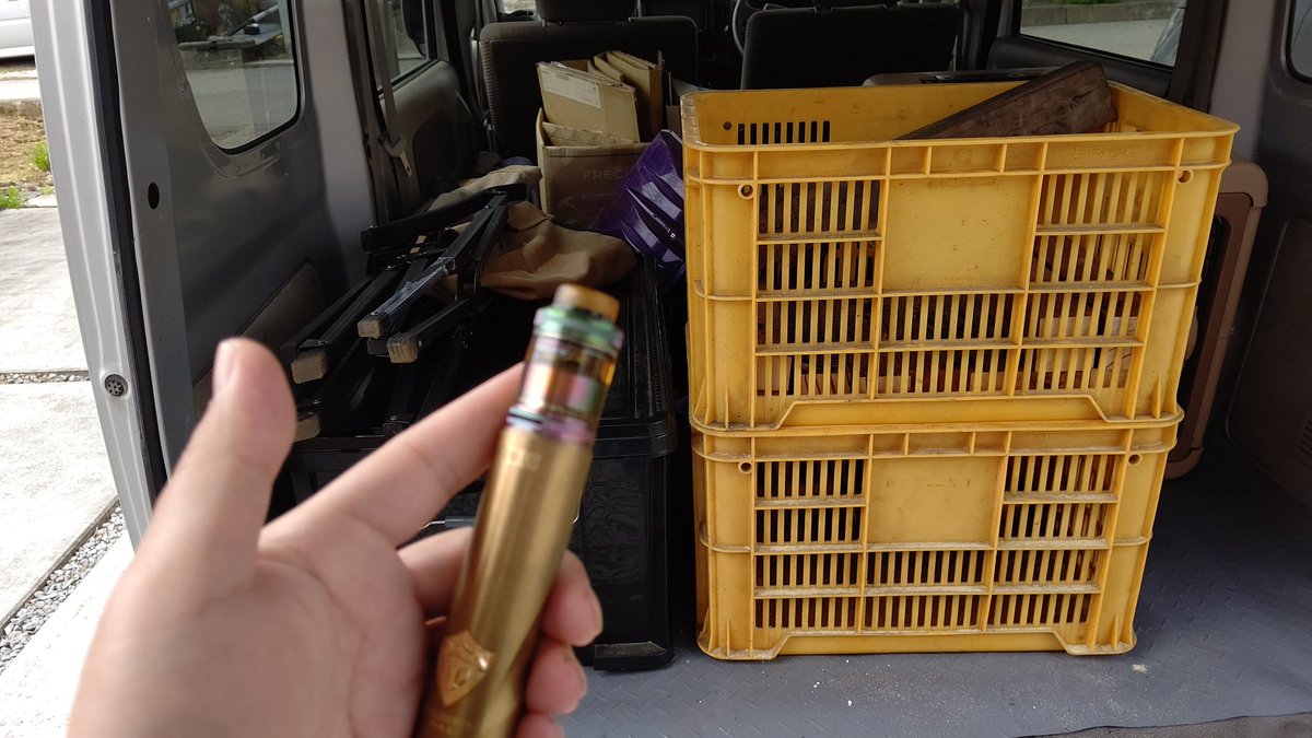 VAPE_S336S336's tweet photo. ちょっと厚木までハイエース見に行く。

その前に都会では車に刃物積んでると怒られるらしいので、積みっぱなしのキャンプグッズを降ろさねば😅w

#田舎者あるある
#鉈とノコギリは標準装備
#マルチツールはお守り https://t.co/S7GXlF6sax