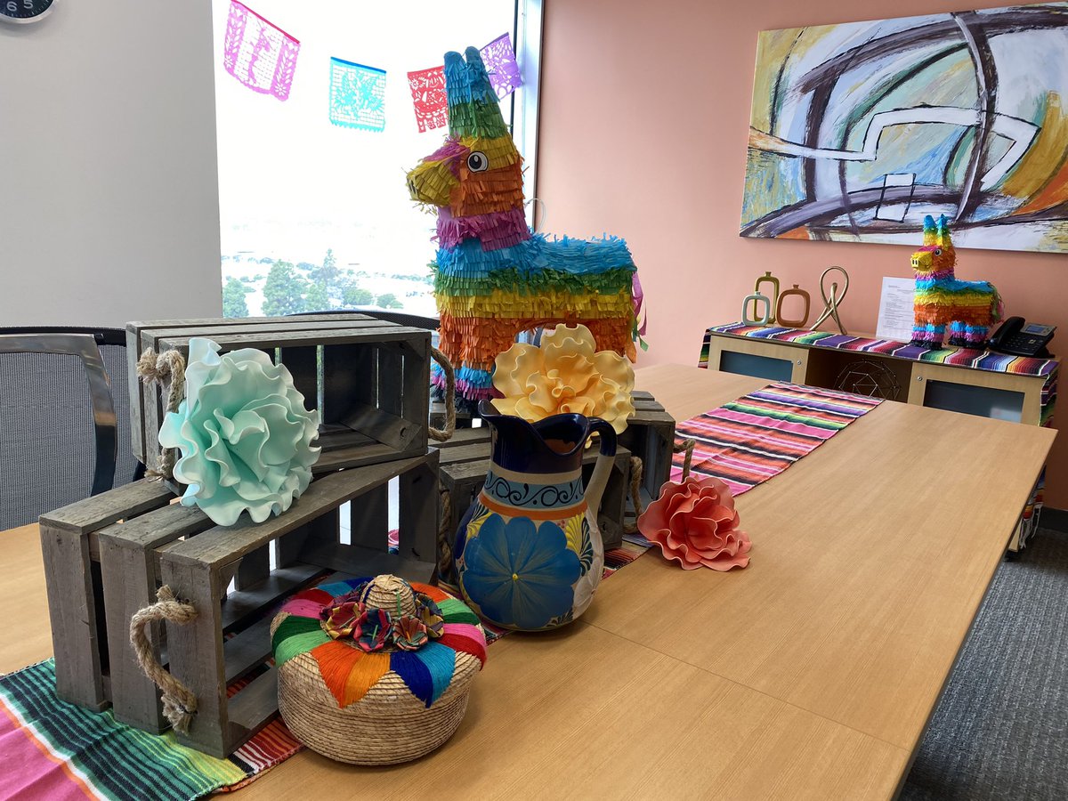 bristolbates's tweet photo. Happy Cinco De Mayo 🇲🇽🎉💯 #celebrate #office #goodtimes https://t.co/JDQGGcvDI8