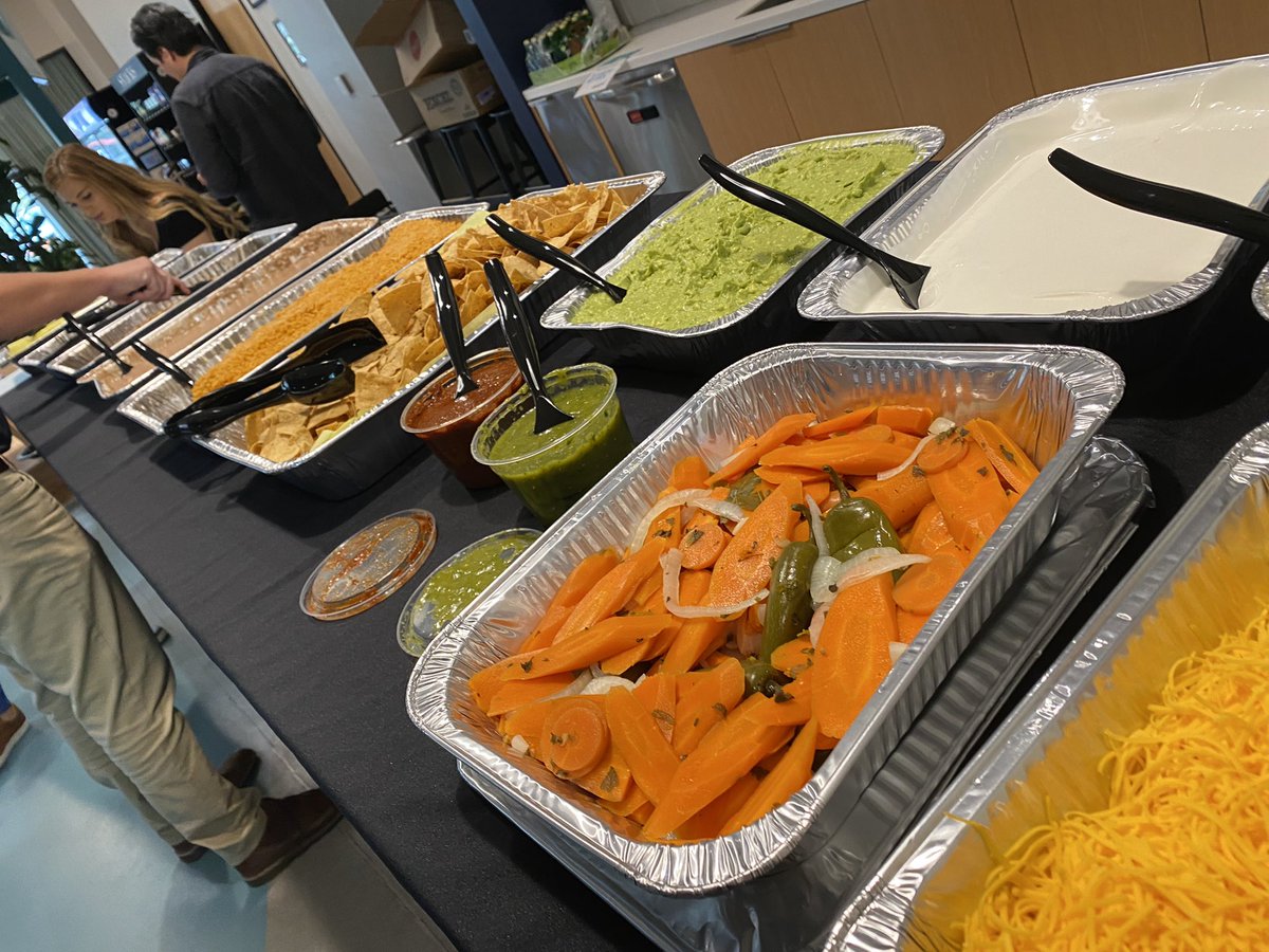 bristolbates's tweet photo. Happy Cinco De Mayo 🇲🇽🎉💯 #celebrate #office #goodtimes https://t.co/JDQGGcvDI8