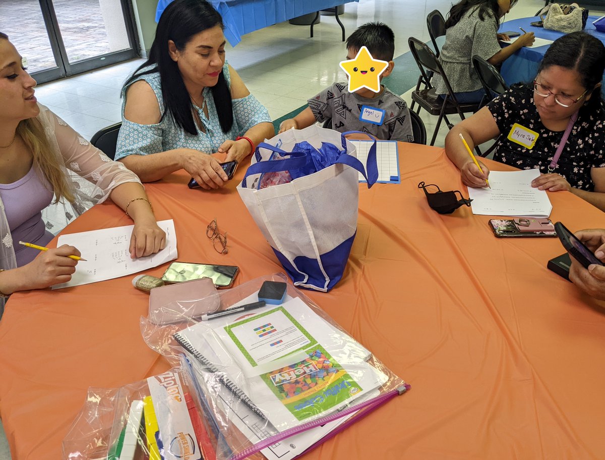 UTSA_CMP's tweet photo. Food, math, and our Community Math family, including the most awesome @SAISDBilingual and @SAISD parents...doesn't get better than this! https://t.co/pyCDOzktMU