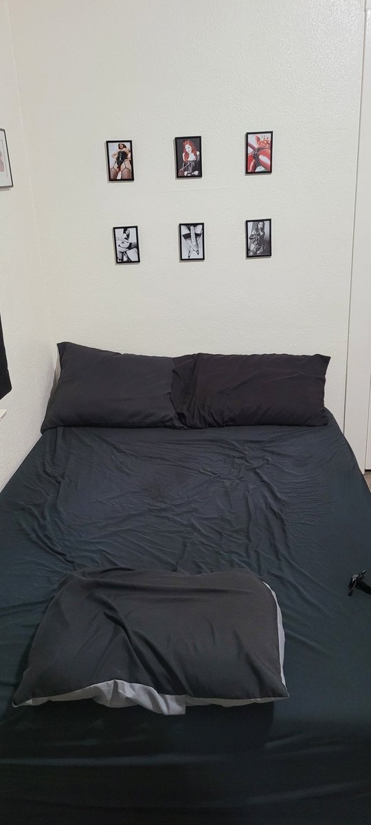 PeggingQueen209's tweet photo. Restraints on the full size bed in the playroom https://t.co/LYPymtJV1V