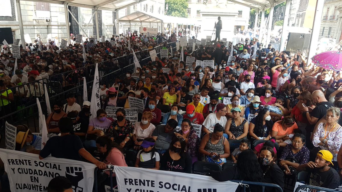 martibatres's tweet photo. Más de tres mil personas se reunieron en la Plaza Tolsá y calles aledañas, Centro Histórico, alcaldía Cuauhtémoc, para escuchar a la Jefa de Gobierno @claudiashein hablar sobre la obra de gobierno, el Litio y la Soberanía Nacional. https://t.co/7eoYgL5Wi5