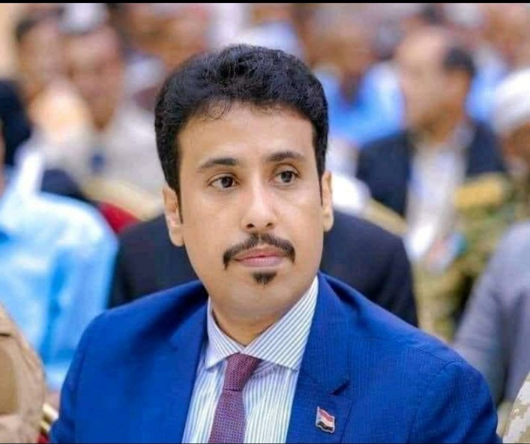 والله لو أن هذا الشخص ينتمي إلى الشمال لرأيتم مواقع التواصل الإجتماعي تئط تبجيلا وافتخاراً
لكن نحن الجنوبيين لا نجيد سوى التطبيل للفاسدين أو إنتقاد سياسة القيادة
محمد الغيثي شاب متفوق، متألق،نبيل ، متواضع طموح وطني بمعنى الكلمة
بمثل هذا الشاب يجب أن نفتخر وحق لنا أن نفتخر فيه🌹