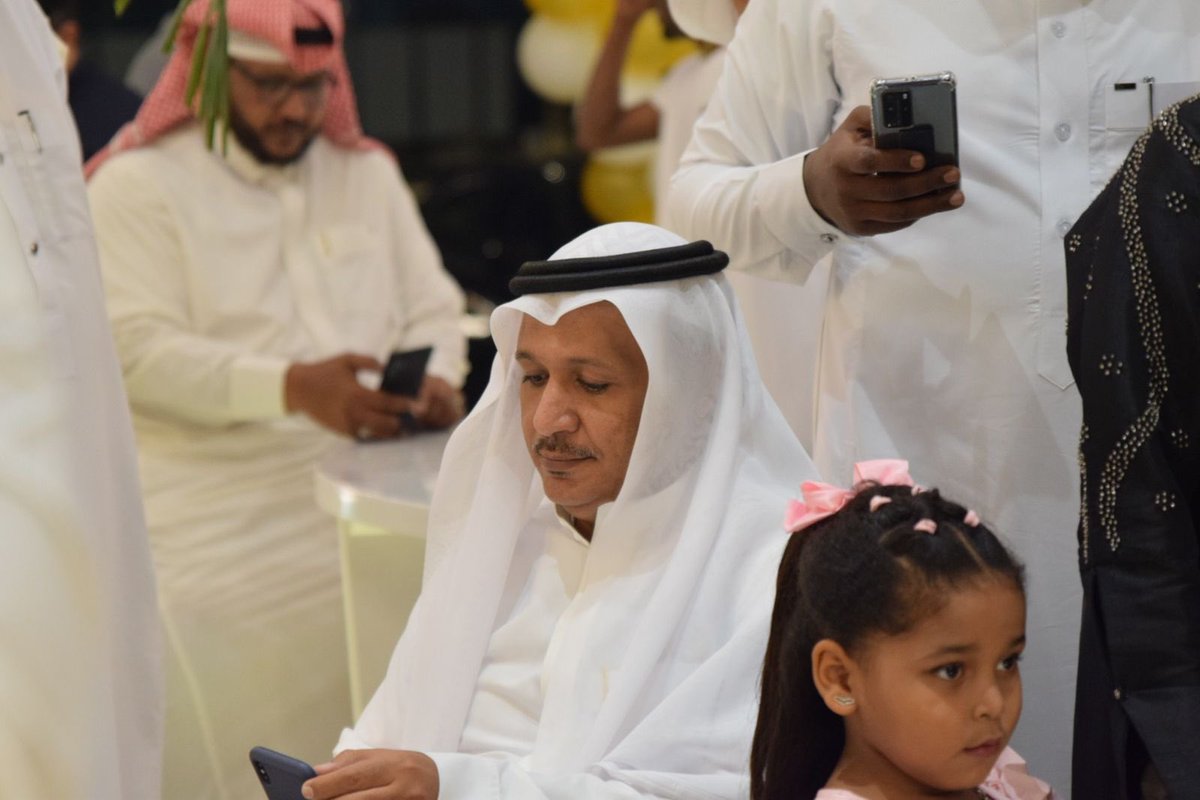 JAZANCCI's tweet photo. دعماًللشباب والمشاريع الناشئة
نائب رئيس #غرفة_جازان أ.أحمد حسن سهلي  يفتتح كافيblevio للريادية صفية حمد  وهوأحدالمشاريع المدعومة من #بنك_التنمية والغرفة مؤكداًدعم #غرفة_جازان لكافة المشاريع الناشئة لتصبح منشآت كبيرة بالمنطقة شهدالافتتاح حضور عدد من الرياديين والاعلاميين بالمنطقة https://t.co/6Gw9xlIZ9l