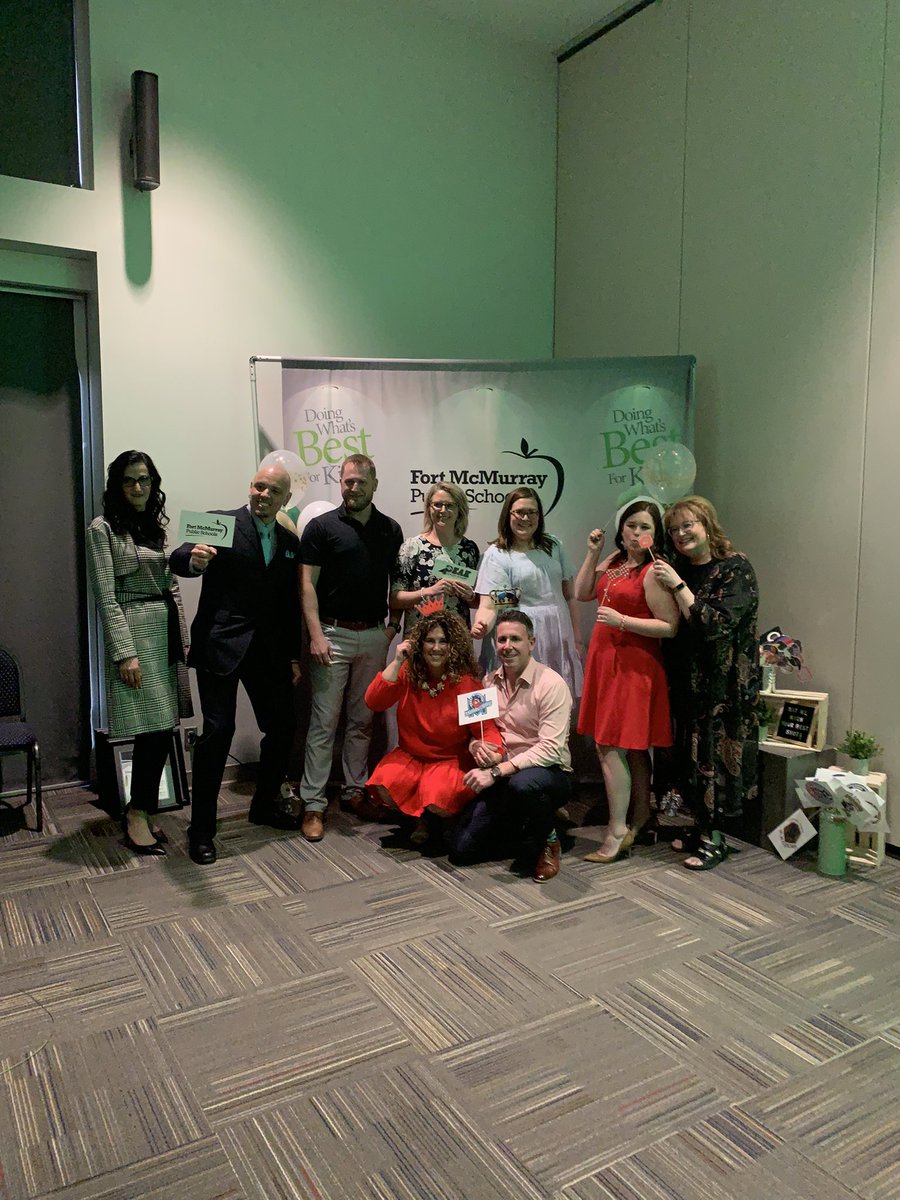 TA5201's tweet photo. It’s great to celebrate and recognize our amazing @EcoleMcTavish staff tonight with @FMPSD! #edwinparr #georgedecker #doingwhatsbestforkids https://t.co/Fv1g13QR1x