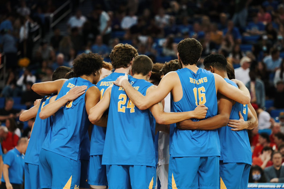 UCLAAthletics's tweet photo. Proud of this Bruin squad! Congratulations on a great season, @UCLAMVB! 💙💛

#GoBruins https://t.co/wKlCP1P5iF