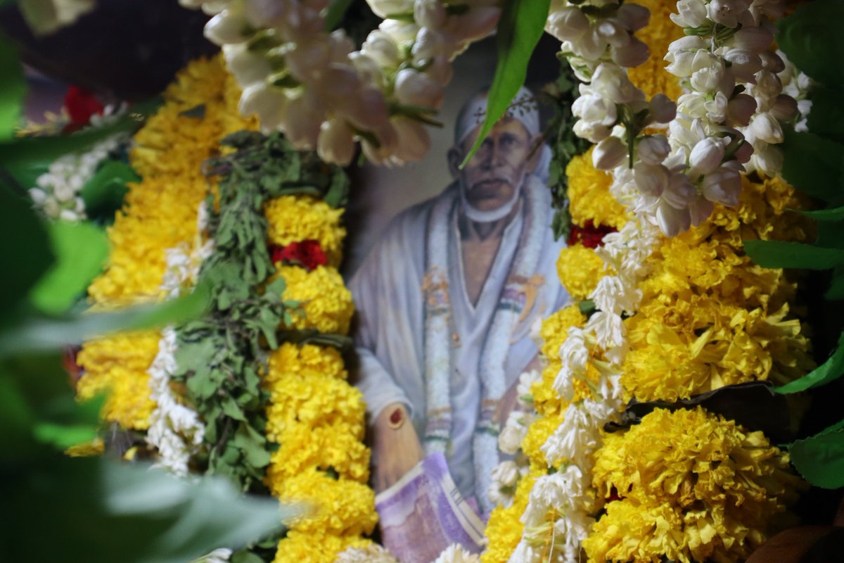 DATTASAITEMPLE's tweet photo. Chavadi(Pallaki) Utsavam held on occasion of 16th Anniversary
#saibabaofshirdi
#shirdi #shirdisaibaba #shirdisai #shirdidarshan #shirdisaibabatemple #shirdibaba #saibabamessage @DATTASAITEMPLE #twitter #sconcepts @SSSTShirdi https://t.co/LeOuD1XHAg