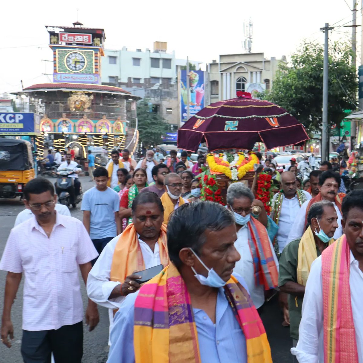 DATTASAITEMPLE's tweet photo. Chavadi(Pallaki) Utsavam held on occasion of 16th Anniversary
#saibabaofshirdi
#shirdi #shirdisaibaba #shirdisai #shirdidarshan #shirdisaibabatemple #shirdibaba #saibabamessage @DATTASAITEMPLE #twitter #sconcepts @SSSTShirdi https://t.co/LeOuD1XHAg