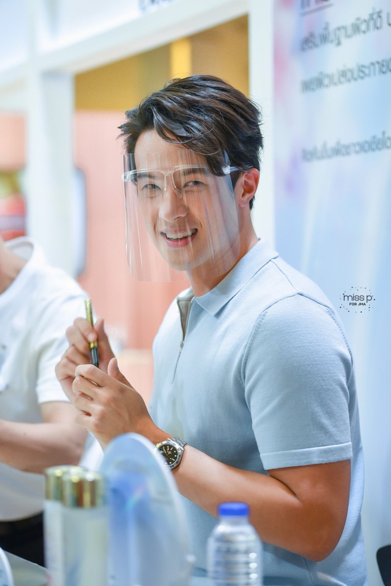 misspforjma's tweet photo. 220505 Estée Lauder Micro Essence Treatment Lotion event at Siam Paragon

เปิดตัวผลิตภัณฑ์ Micro Essence Treatment Lotion ทรีทเมนต์โลชั่นปรับสูตรใหม่ ของ Estée Lauder ที่ช่วยฟื้นบำรุงผิวให้ดูกระจ่างใสดุจคริสตัล

#jamesma
#เจมส์มาร์
#MicroEssence
#EsteePartner https://t.co/48rGQOyHsP