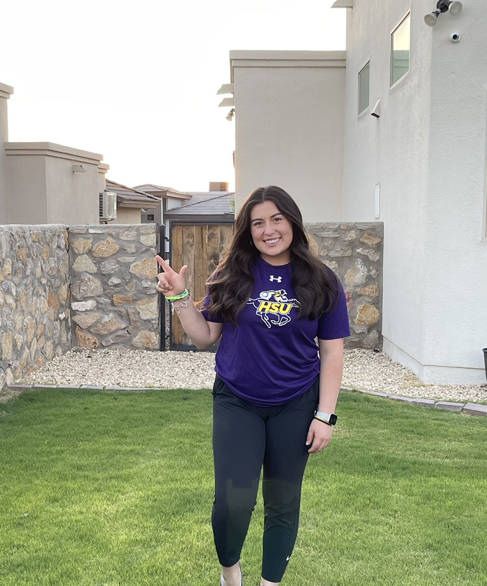 PaigeOntiveros's tweet photo. I am very fortunate to announce that I have verbally committed to Hardin-Simmons University to continue my academic &amp; softball career. Special thanks to my support system specifically my mom and dad for making this opportunity possible. Go Cowgirls 🟡🟣🤠! https://t.co/hl4XDrAjoD