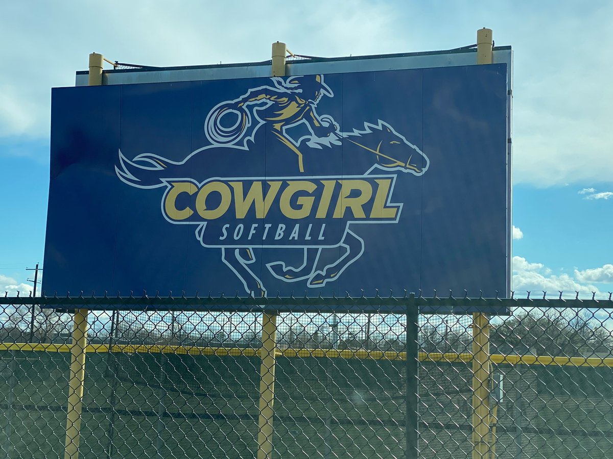 PaigeOntiveros's tweet photo. I am very fortunate to announce that I have verbally committed to Hardin-Simmons University to continue my academic &amp; softball career. Special thanks to my support system specifically my mom and dad for making this opportunity possible. Go Cowgirls 🟡🟣🤠! https://t.co/hl4XDrAjoD