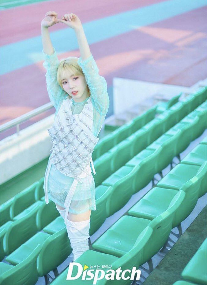 HONGHYEJUTH's tweet photo. [📸] - ‘SHUT DOWN’ HD PHOTO MUSIC VIDEO

สำนักข่าว Dispatch ได้ลงรูปเบื้องหลังมิวสิควิดีโอของเพลง SHUT DOWN ค่ะ 

ฮเยจูของเราในลุคใหม่ทำให้คนตกหลุกรักเยอะขึ้นมากๆ สวยน่ารักมีเสน่ห์ที่สุด 😭💖

🔗 : https://t.co/twNXuzYr1a

#클라씨 #CLASSy #홍혜주 #HONGHYEJU https://t.co/tfrmOMy4ss