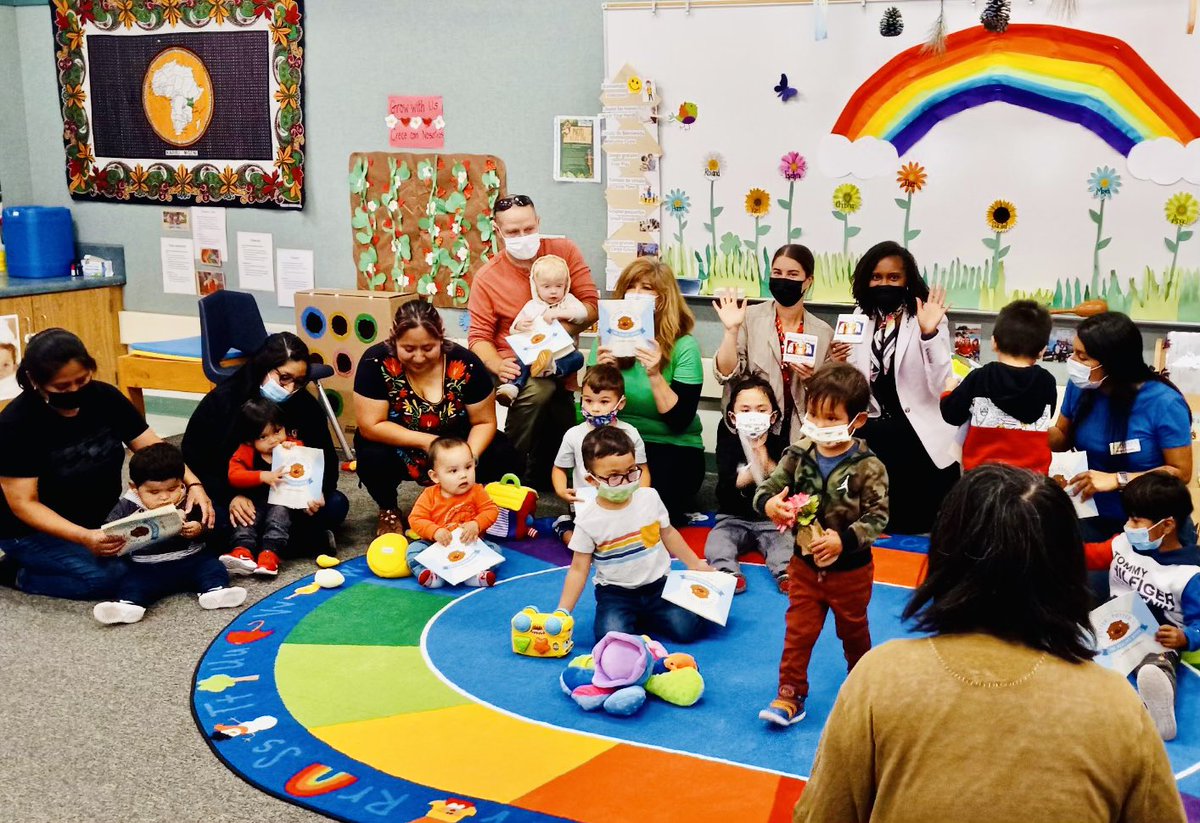 DrSevetJohnson's tweet photo. Happy Take 5 and Read! Today I shared the love for books by reading to young children at Mar Vista Elementary. Thank you to Jackie N., Asst. PIO for reading with me! #Take5VC #WeReadVC #TalkReadSing #CA4AllKids https://t.co/mjrPgyyxsA