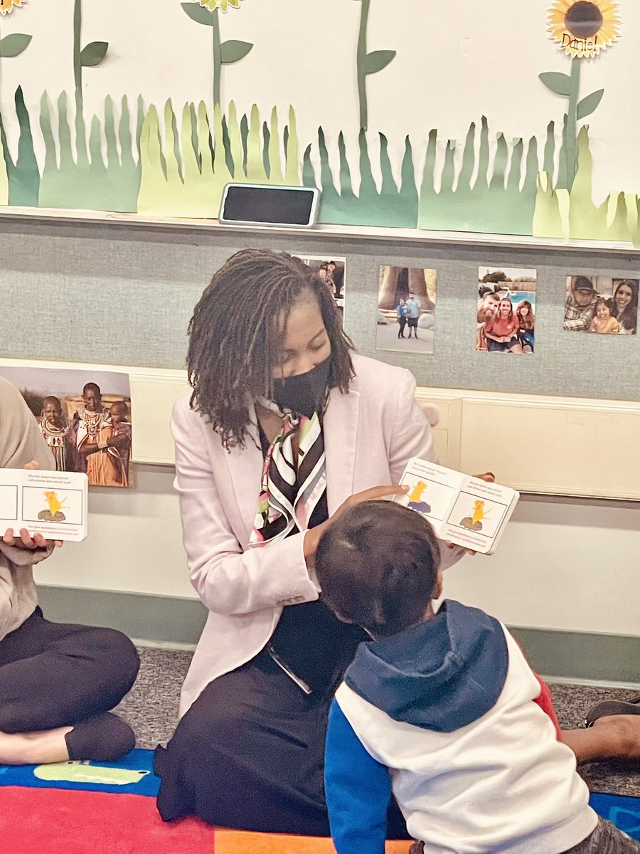 DrSevetJohnson's tweet photo. Happy Take 5 and Read! Today I shared the love for books by reading to young children at Mar Vista Elementary. Thank you to Jackie N., Asst. PIO for reading with me! #Take5VC #WeReadVC #TalkReadSing #CA4AllKids https://t.co/mjrPgyyxsA