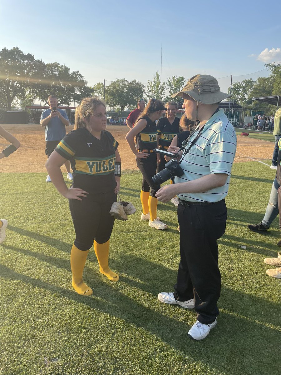 RKapparis23's tweet photo. District Champs 2022!!
#yulee #hornets #fastpitch #pitcher #2024 #ladydukespremier #softball #interview #23 https://t.co/dNrtzwXWoN