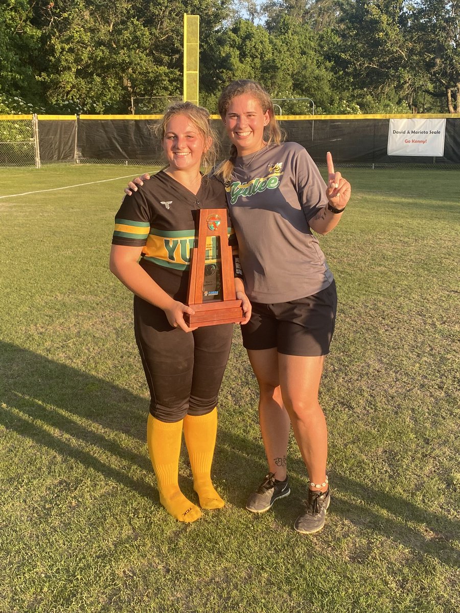 RKapparis23's tweet photo. District Champs 2022!!
#yulee #hornets #fastpitch #pitcher #2024 #ladydukespremier #softball #interview #23 https://t.co/dNrtzwXWoN