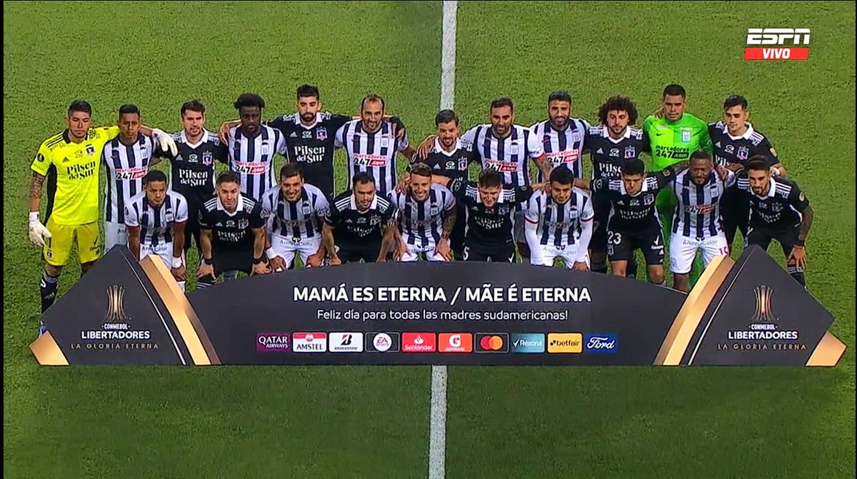 laglo77's tweet photo. #VamosColoColoCTM Cuando la hermandad entre clubes refleja lo grande que podemos ser. Esto es lo bonito del fútbol. Hoy ganamos si o si. https://t.co/J75eb8dGpu