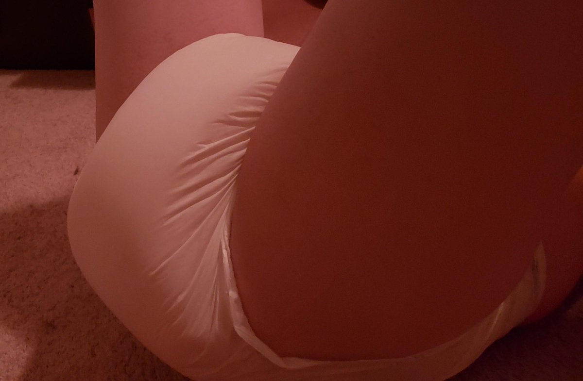 oopsiecuration's tweet photo. That’s one wet diaper 💦 https://t.co/dewq623DGw