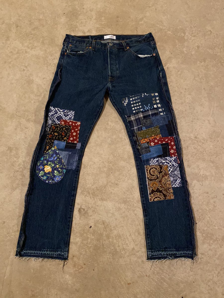 BoroChemist's tweet photo. Not tryna blow up like crazy jus wanna get noticed so I can sell a few of my pieces and make some rent money. Share/retweet for tha love? https://t.co/cHxaiZf1hW