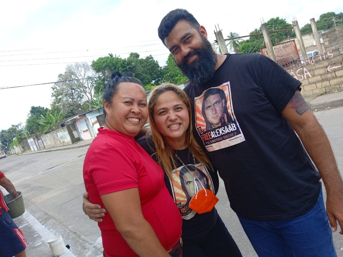 ahora_dulcita's tweet photo. #DefendemosAVenezuela y desde el edo Monagas junto al Comunicador digital @RoiLopezRivas denunciamos el atropello a nuestro diplomático Alex Saab secuestrado por EE.UU y la violación a sus DDHH y a la Convención de Viena sobre Relaciones Diplomáticas y a la Diplomacia 💪🇻🇪 https://t.co/QUwoCTgD3C