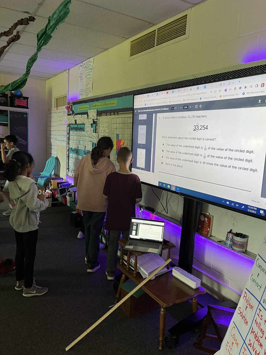 RedmonRoos's tweet photo. Connect four with our math review was a hit! These kiddos were out to win! #crockettroos #whywisd #roosmath https://t.co/m9r8tkAKpJ