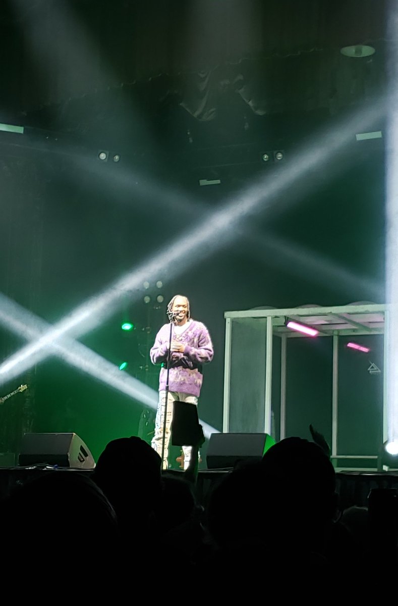 jakubNOTjacob's tweet photo. seeing saba at my tiny ass college in 2017 and now at the fucking aragon is just huge for him look how happy he is❤❤ #backhometour https://t.co/iGyvdEIg5G