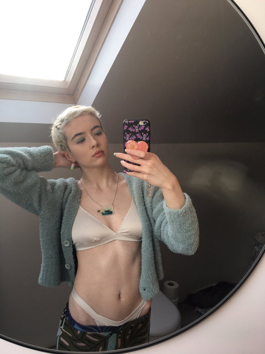 ella (perfect) tweet media