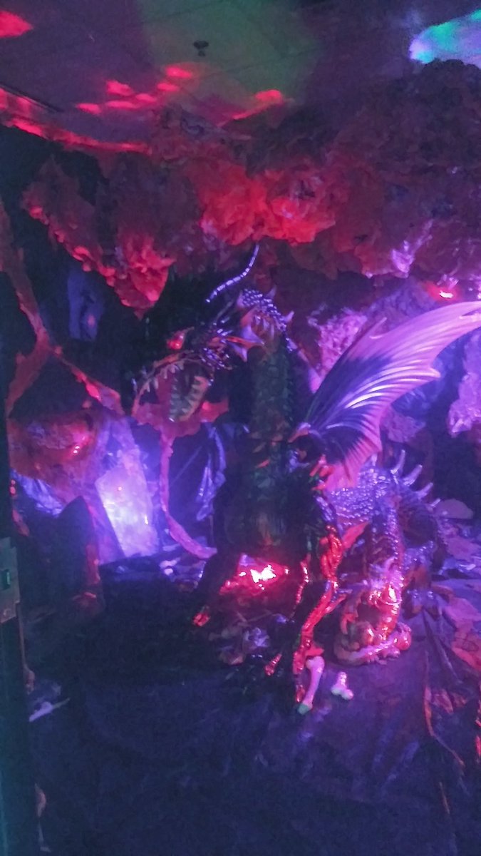 ghastlycrumb_dj's tweet photo. An unforgettable night of music in a beautiful fever dream venue! ๐๐คThank you to the exceptionally talented #noxnovacula #secretshame #childofnight & #karategunsandtanning https://t.co/RhwgOmKtgQ