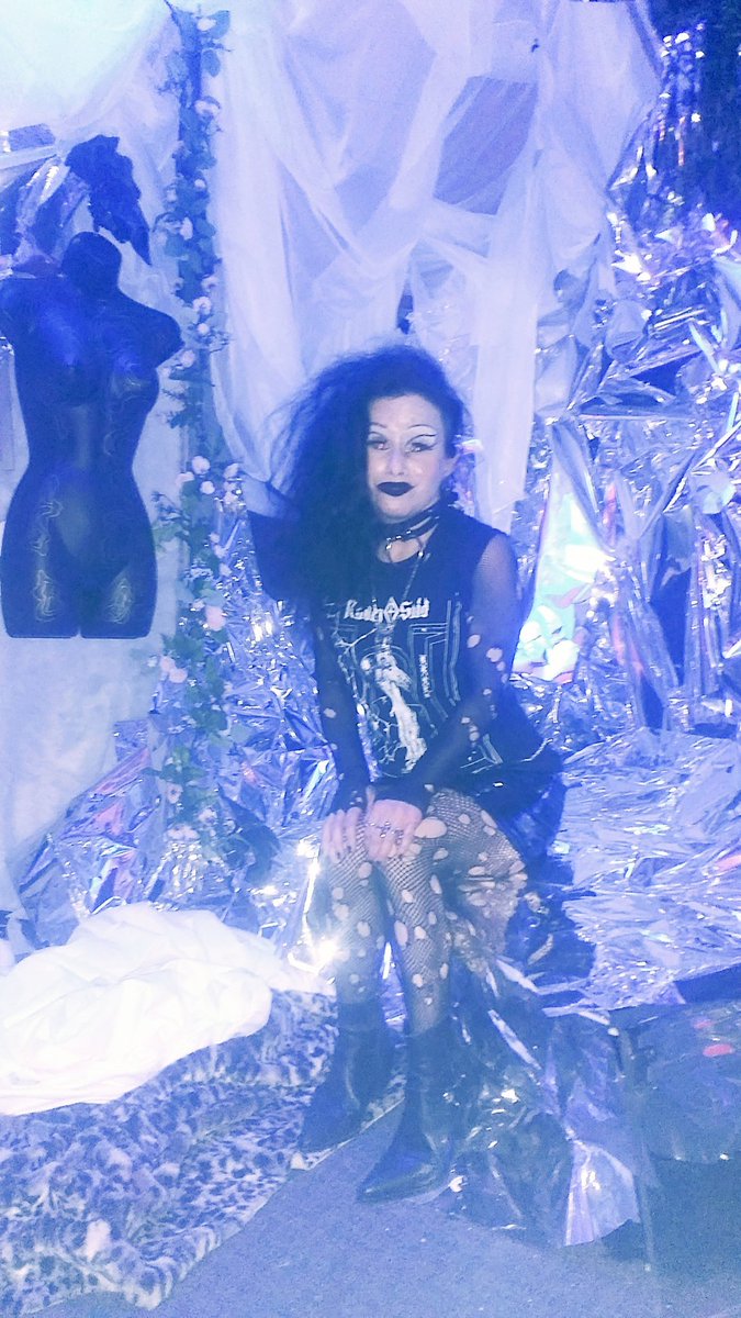 ghastlycrumb_dj's tweet photo. An unforgettable night of music in a beautiful fever dream venue! ๐๐คThank you to the exceptionally talented #noxnovacula #secretshame #childofnight & #karategunsandtanning https://t.co/RhwgOmKtgQ
