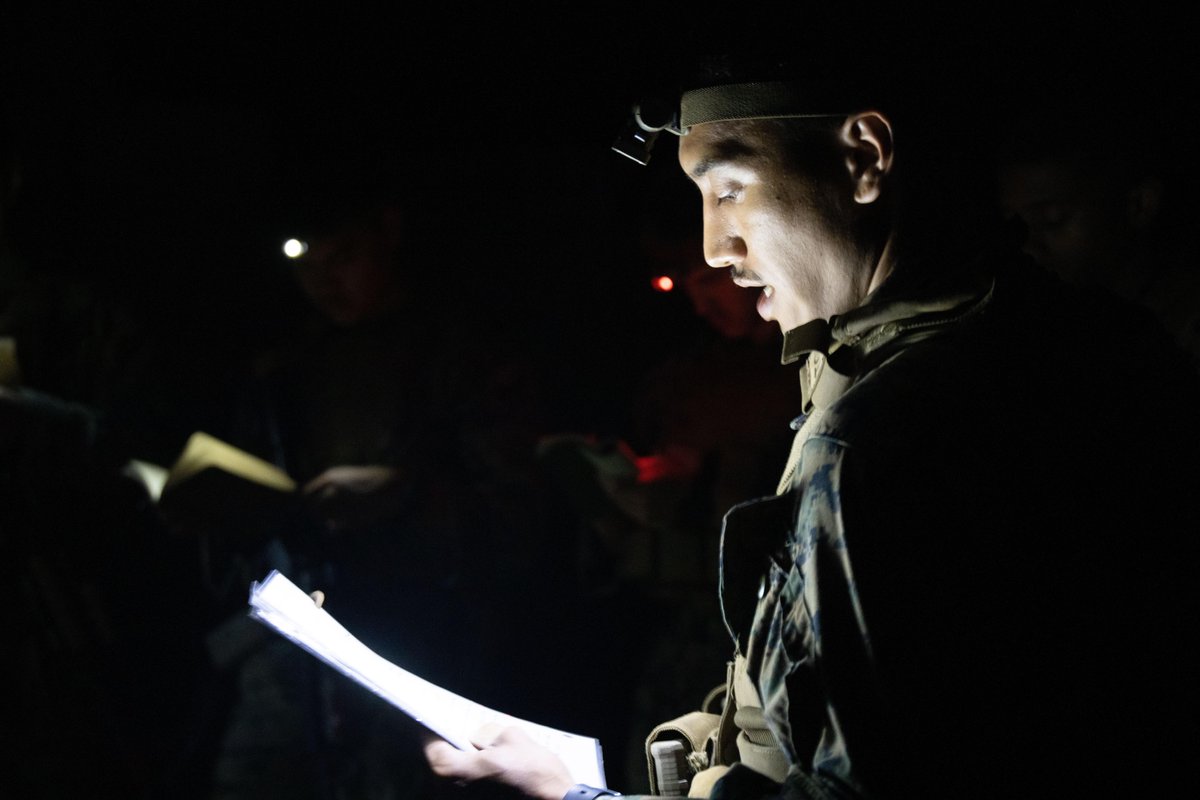 MCB_Hawaii's tweet photo. Leading by Example

📍 Marine Corps Training Area Bellows 

U.S. Marines in an Advanced Infantry Marine Course, Advanced Infantry Training Battalion, SOI-West, Hawaii Detachment conduct an urban operations exercise.

#USMC #Marines #MCBH #MCTAB #ProduceReadiness #ProjectPower https://t.co/y9koh4nNrh