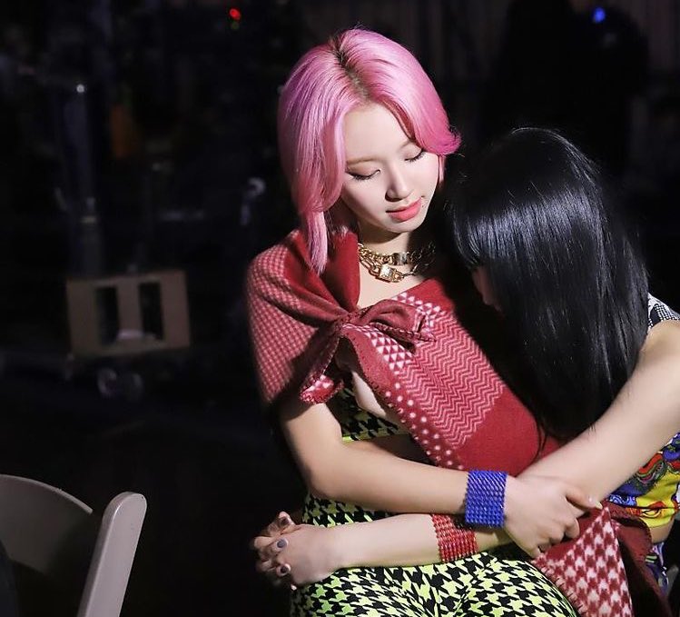 soongyuner's tweet photo. feliz aniversário pra minha nenê @straysuga 🥳💫
vc merece o mundo todinho, espero que seu dia seja lindo demais 🥺💜
te amo muito muito! 💘 https://t.co/cjg4CVloPj