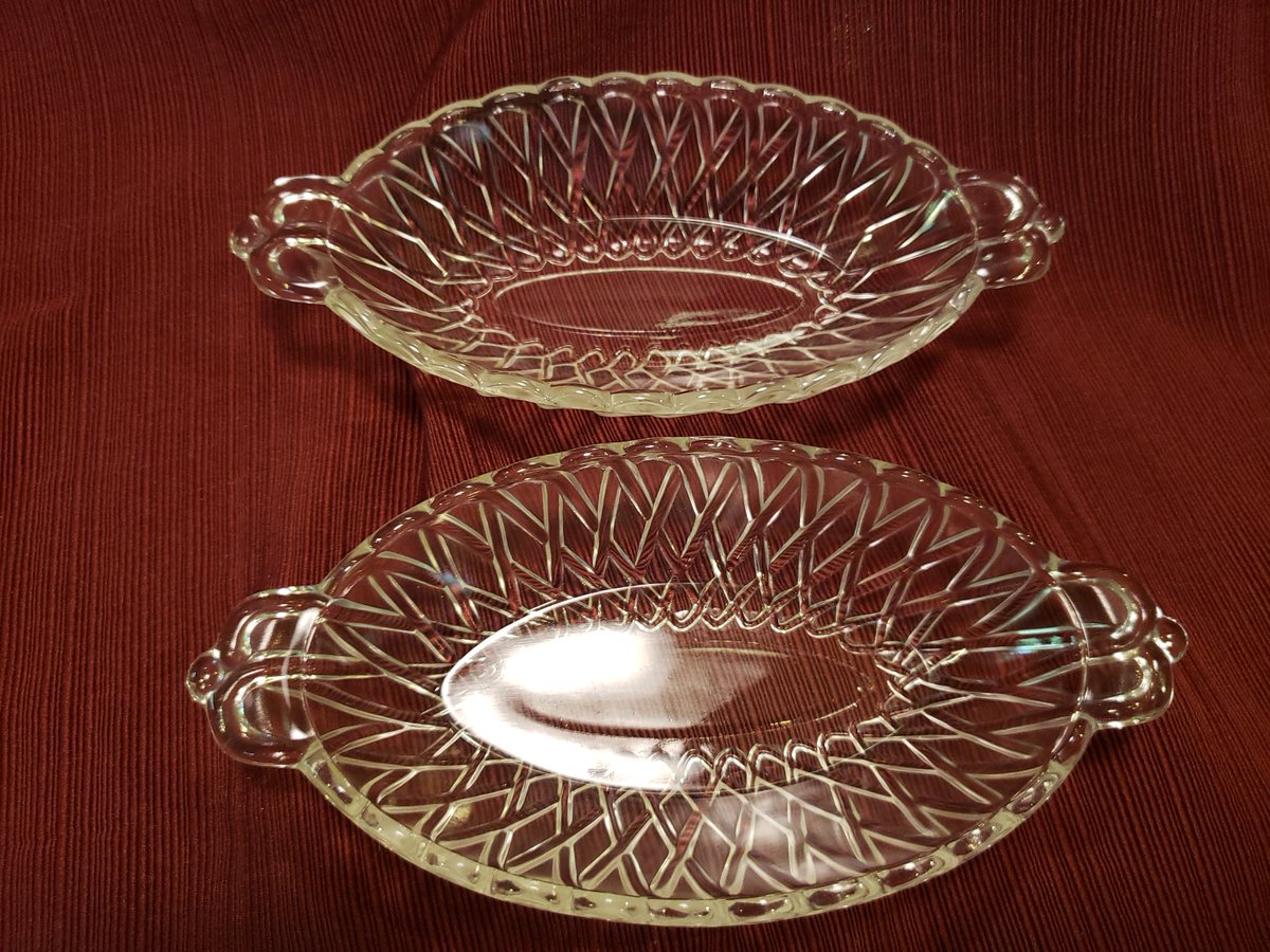 atticesoterica's tweet image. Pair Of Vintage Clear Glass Oval Side Dish With A Woven Pattern And Handles, Pickle, Olive, Relish, Celery Serving Vessel, Vintage Tableware etsy.me/3r9TBEF  #WovenPattern