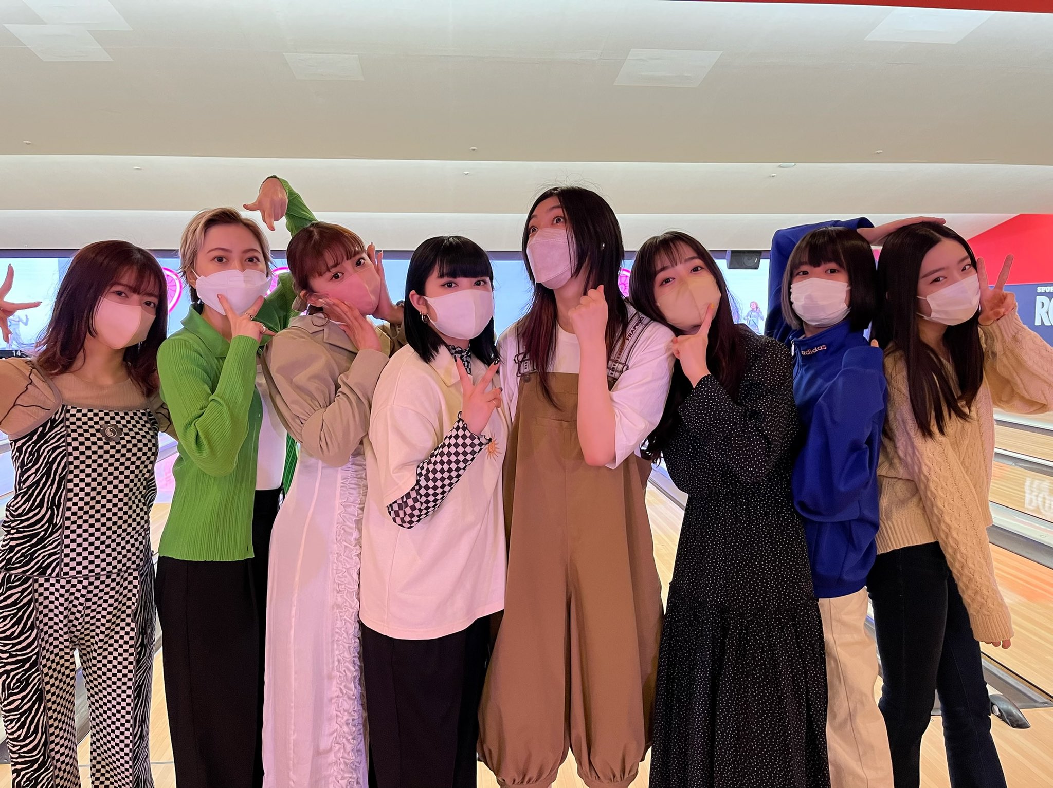 私立恵比寿中学 エビ中 本日は 私立恵比寿中学 ラウンドワン 配信イベント開催します ボウリング カラオケ ラウンドワンアプリでご視聴可能 配信は12 30 です 配信チケットはこちらから T Co Ttwpl787op