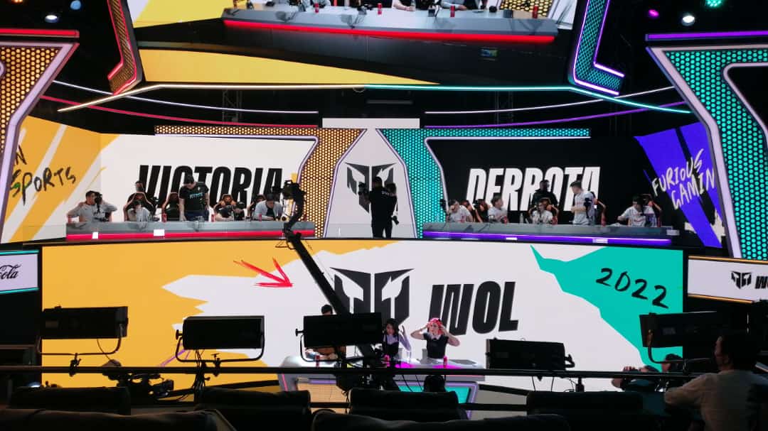 El día de hoy dos de nuestros representantes de comunidades <a href="/Narsil_RG/">ISG NarsilRG 🤠🎙</a> (creador de contenido) y nuestra bella <a href="/N_ezzia/">Zyth</a> representamos a su equipo <a href="/RoteHaeSportin/">Rote'Ha eSportin</a>  fueron participes de los precensiales de #WRELatam  Aca les mostramos algunos momentos