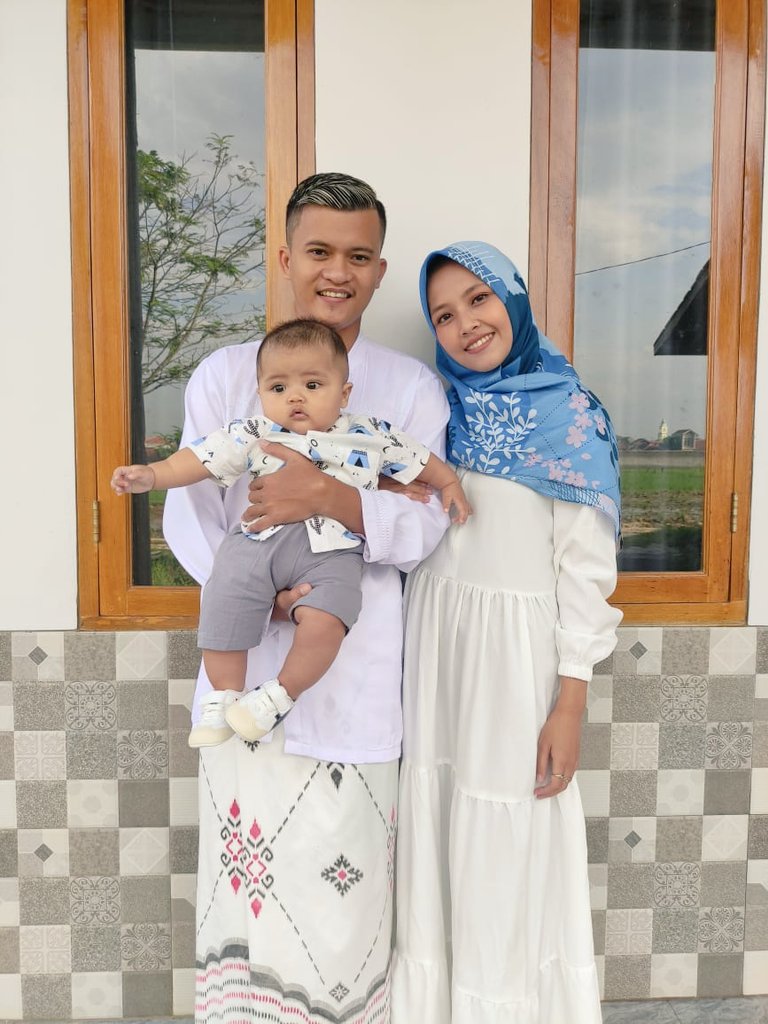 Monikalstri's tweet photo. Mohon maaf lahir dan batin 🙏 https://t.co/d7zBUdeQlP