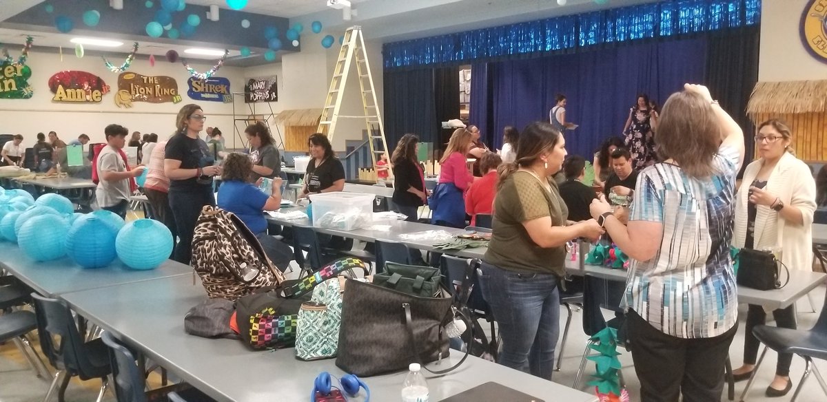 swisd_she's tweet photo. Sky Harbour staff, parents, and students came together to help finish up props, costumes and decorations for Dolphin Drama's production of Moana Jr with shows beginning May 20th.
#escregion20 #RootEdSkyHarbour
#weareswbychoice
#DolphinDrama #TheatreInOurSchools https://t.co/xVDNzVX0QY