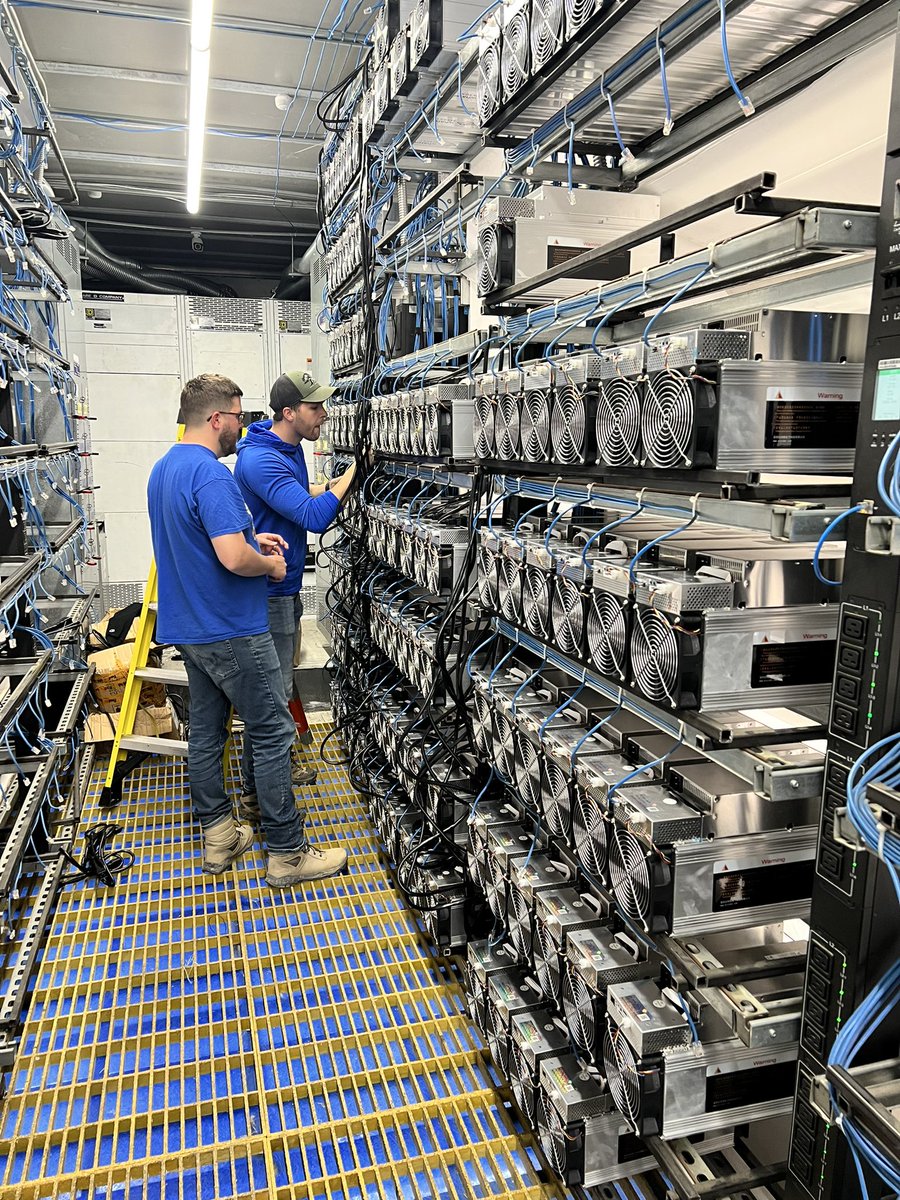 tmatthew_brewer's tweet photo. Late nights never get old when you’re starting up new miners @EnergexMining #CryptoMining #bitcoin #Cryptos https://t.co/O4rbwmnoyQ
