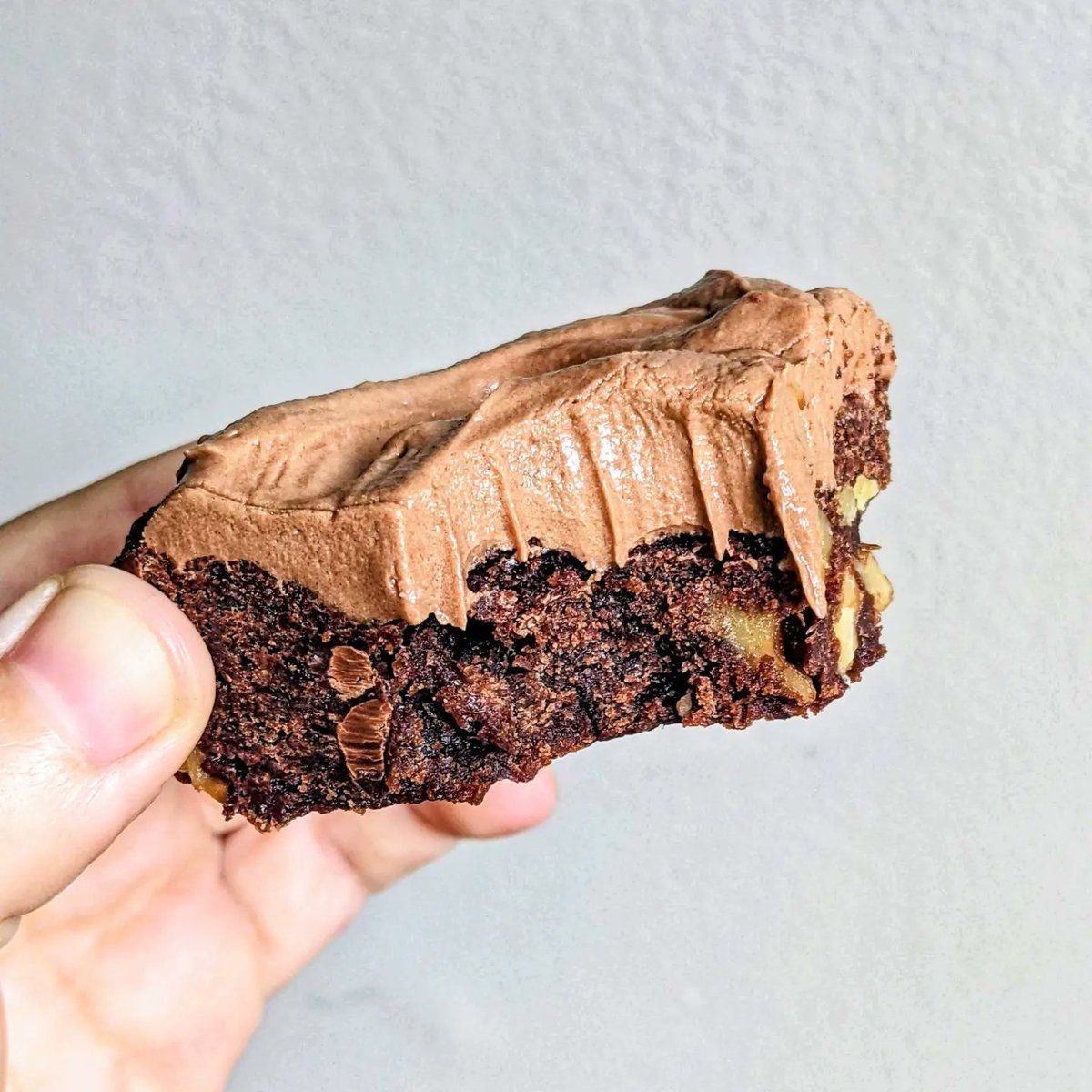 Fudgy walnut brownies with chocolate tahini buttercream frosting ✨ You asked for it... Here's the recipe 🙂instagram.com/p/CdMuxanLWQn/