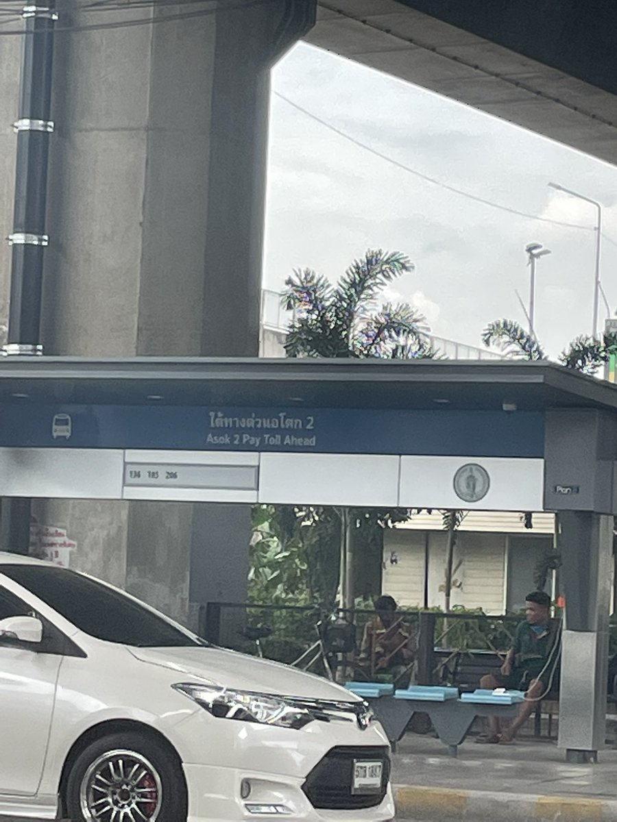 thaipirate's tweet photo. The name of that bus stop is really Asok 2 pay toll ahead? https://t.co/htefoge9i9